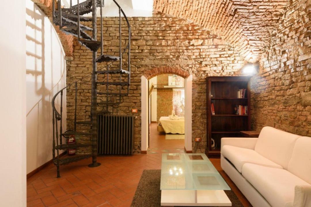 Secret Suite: A Dream Came True In Флоренция Экстерьер фото